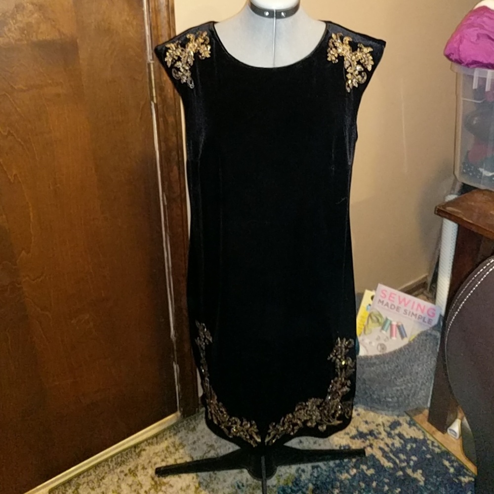 White House Black Market Velvet Sheath Dress